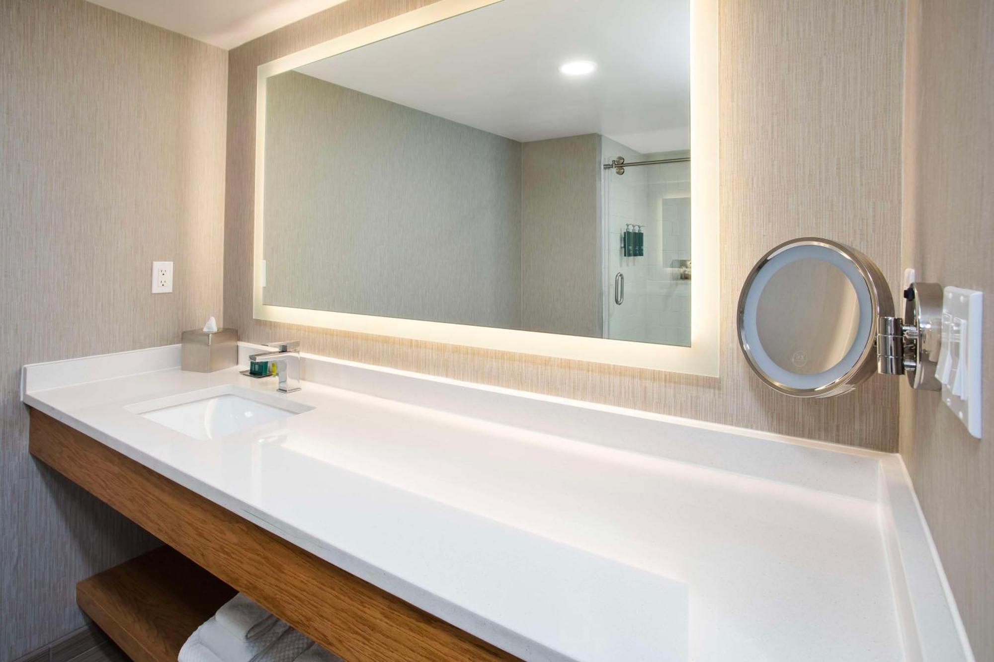 Doubletree By Hilton Lansing Hotel Kültér fotó