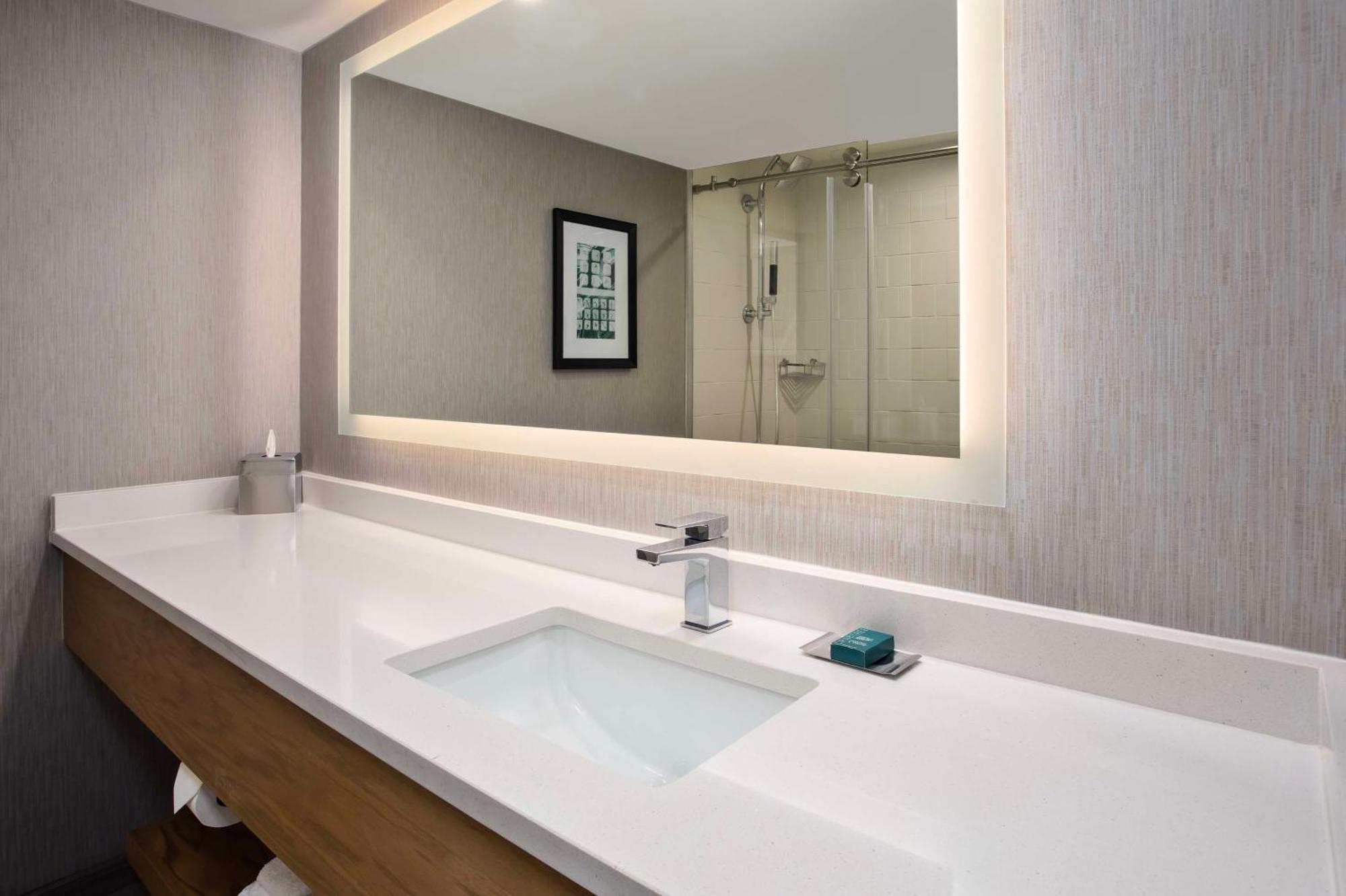 Doubletree By Hilton Lansing Hotel Kültér fotó