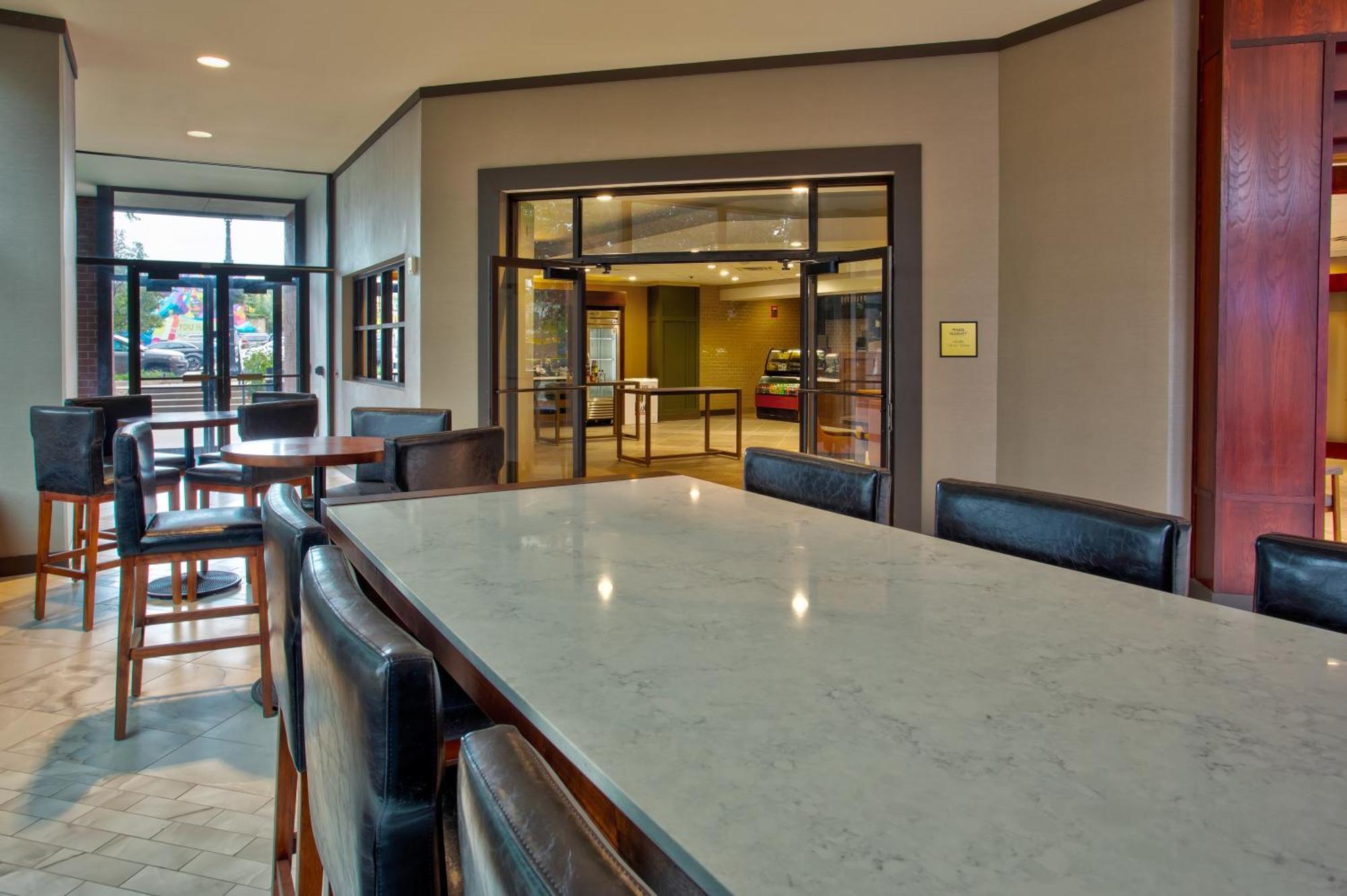 Doubletree By Hilton Lansing Hotel Kültér fotó
