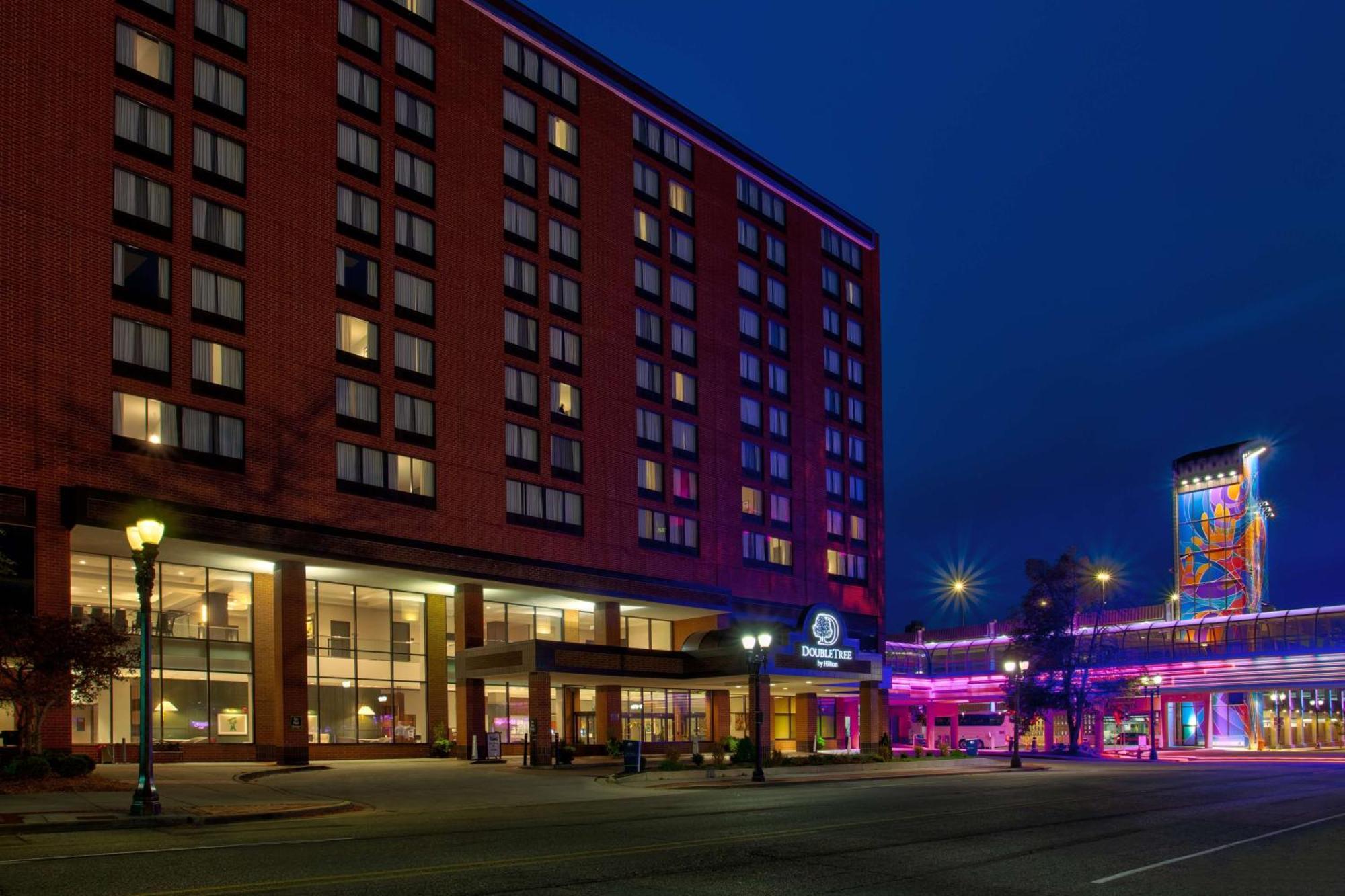 Doubletree By Hilton Lansing Hotel Kültér fotó