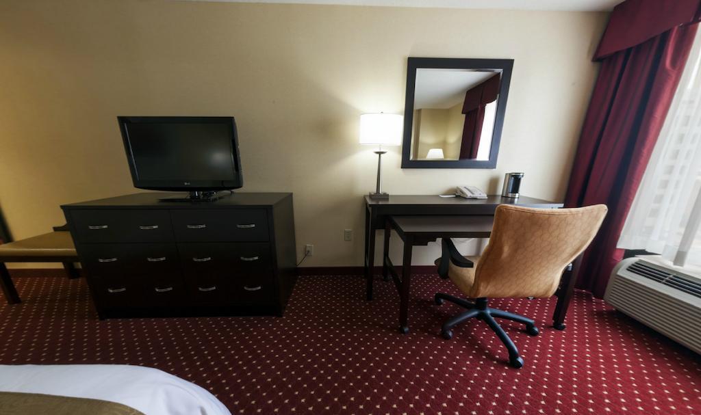 Doubletree By Hilton Lansing Hotel Szoba fotó